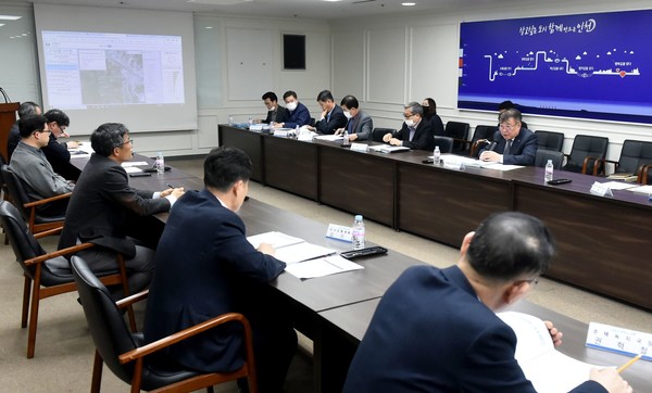 ▲인천시는 '더불어 잘 사는 균형발전방안’ 사업의 2020년 상반기 보고회를 개최했다.